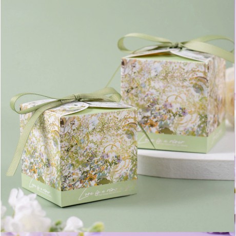 Коробка с бантом  8*8*8см